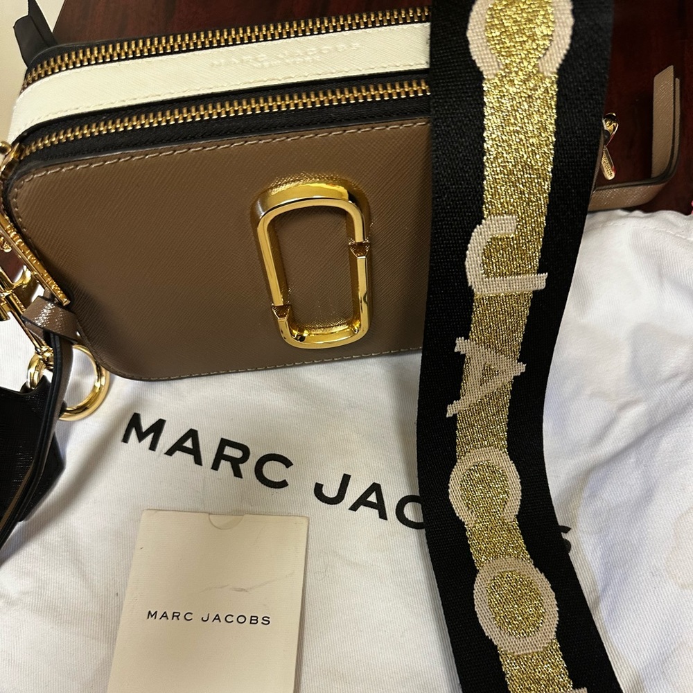 Brand new Mark Jacob snapshot camera bag.